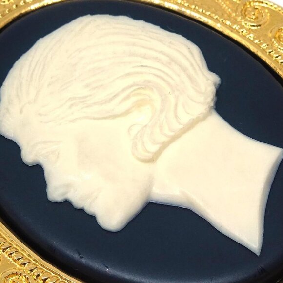 Chanel Brooch Pin Gold 153895 - Picture 6 of 8